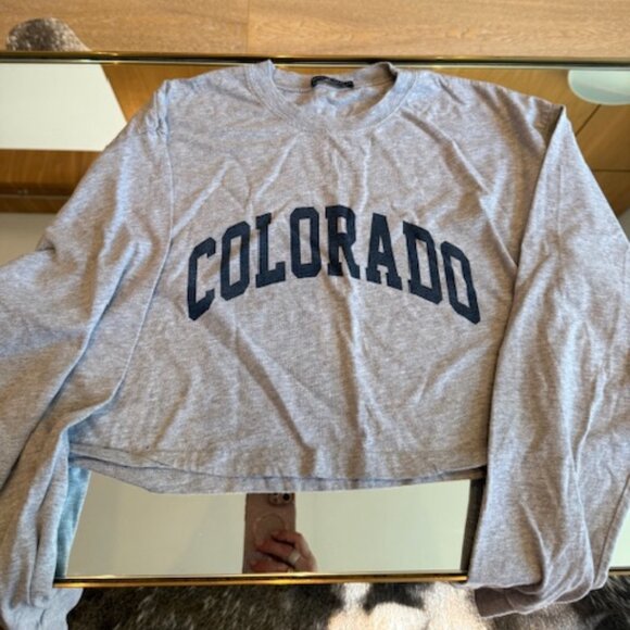 Pre-loved Grey Brandy Melville Colorado Long Sleeve Short T - One Size (S/M) - Picture 1 of 5